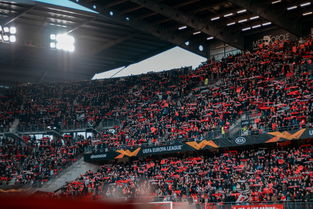 加拿大队不断突破!穆古鲁扎连续三场比赛得分爆冷,观众掌声雷动